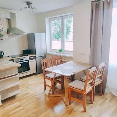 Tallinna Mnt 2, 3 * Haapsalu