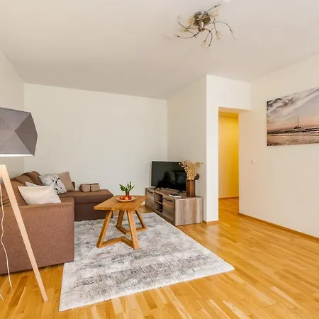 Tallinna Mnt 2, 3 Haapsalu