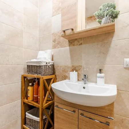 Tallinna Mnt 2, 3 Haapsalu