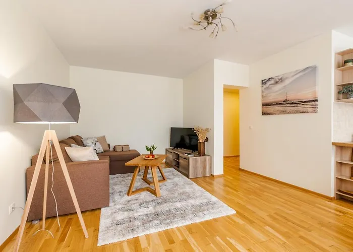 Tallinna Mnt 2, 3 Haapsalu