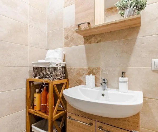 Tallinna Mnt 2, 3 Haapsalu