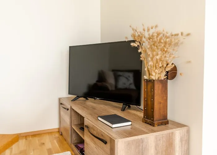 Apartment Tallinna Mnt 2, 3 *